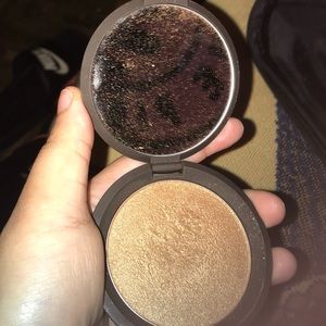 Becca highlighter